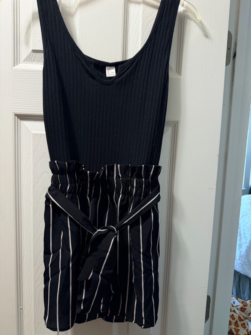 SHEIN Black Ribbed Tank Top